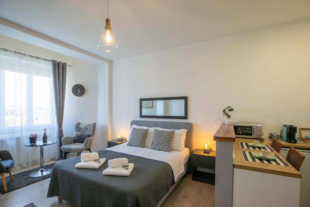 Polai Boutique Apartments With Free Parking Bagian luar foto
