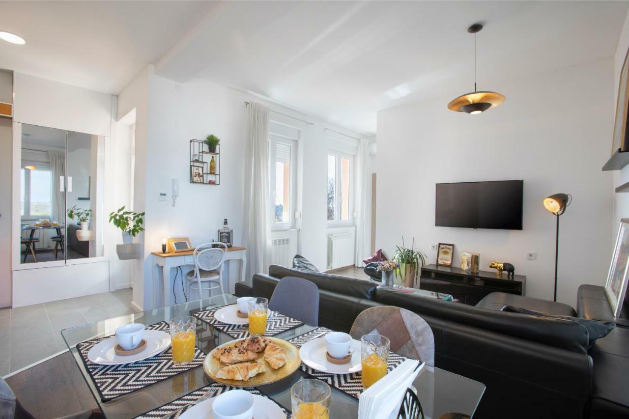 Polai Boutique Apartments With Free Parking Bagian luar foto